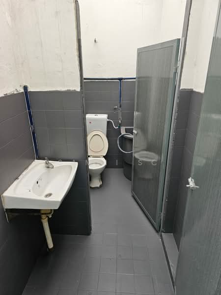 Shop for Sale in Bagan Lalang (Butterworth) - Sammi SC - Bathroom - PropertyGuru.com.my