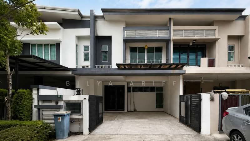 Rumah Teres 2 Tingkat untuk Dijual di Bandar Saujana Putra (Tanjong Duabelas) - BILYA ARIFF - Exterior - PropertyGuru.com.my