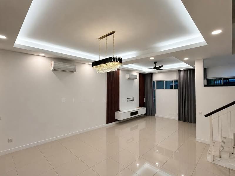 Rumah Teres 2 Tingkat untuk Dijual di Bandar Saujana Putra (Tanjong Duabelas) - BILYA ARIFF - Living Room - PropertyGuru.com.my