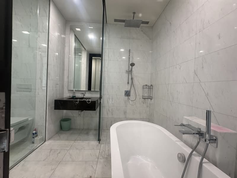 Servis Apartment untuk Disewa di Banyan Tree Signatures - John Lim - Bathroom - PropertyGuru.com.my