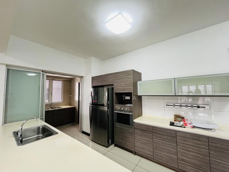 Kondominium untuk Dijual di 9 Bukit Utama Condominium - Lois Tan - Kitchen - PropertyGuru.com.my