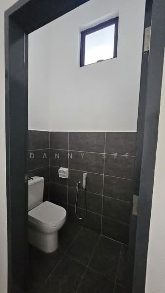 Shop / Office for Rent in Taman Muhibbah (Kulai) - Danny See - Bathroom - PropertyGuru.com.my