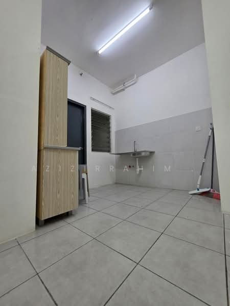 Apartment for Rent at Kita Ria @ Cybersouth - Azizirrahim . - Kitchen - PropertyGuru.com.my
