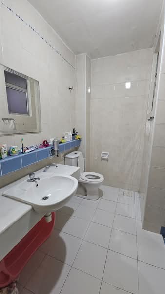Semi-Detached House for Sale in Kota Emerald (Rawang) - SK Luk - Bathroom - PropertyGuru.com.my