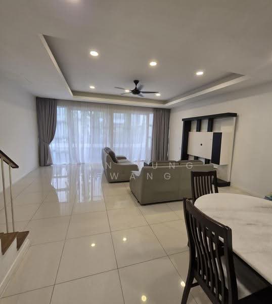 Townhouse for Rent in Putra Heights (Subang Jaya) - Han Yung Kwang - Living Room - PropertyGuru.com.my