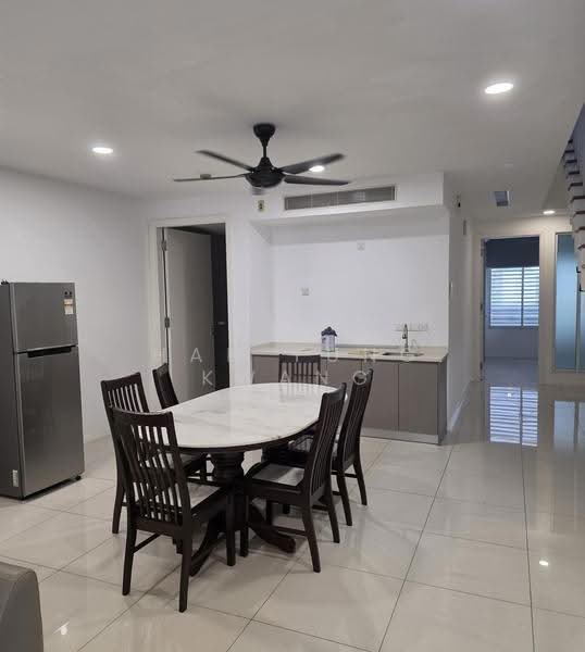 Townhouse for Rent in Putra Heights (Subang Jaya) - Han Yung Kwang - Dining Room - PropertyGuru.com.my
