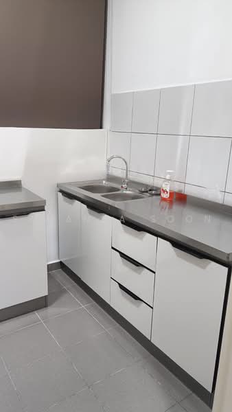 Servis Apartment untuk Disewa di Tuan 2egacy - Samanda Soon - Kitchen - PropertyGuru.com.my