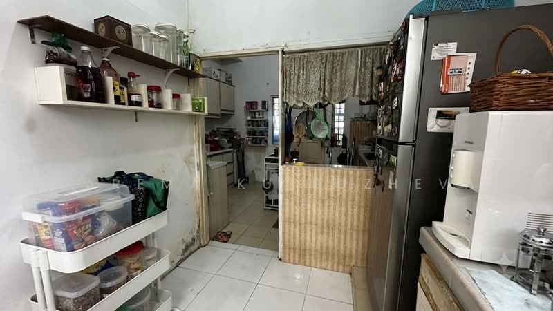 2-storey Terraced House for Sale in Ampang Jaya (Ampang) - Zarema Kulbuzheva - Kitchen - PropertyGuru.com.my
