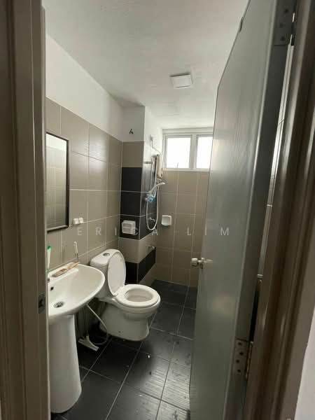 Apartment for Rent at Bayu Angkasa - Erica Lim - Bathroom - PropertyGuru.com.my