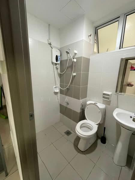 Apartment for Rent at Bayu Angkasa - Erica Lim - Bathroom - PropertyGuru.com.my