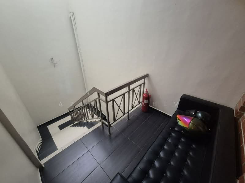 Shop / Office for Sale in Seksyen 9 (Bangi) - Azli Ibrahim - Corridor - PropertyGuru.com.my