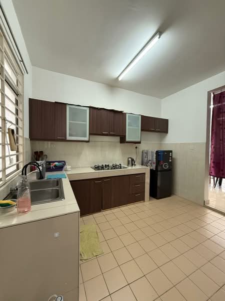 Condominium for Sale at Pearl Avenue - Ray Chong - Kitchen - PropertyGuru.com.my