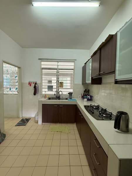 Condominium for Sale at Pearl Avenue - Ray Chong - Kitchen - PropertyGuru.com.my
