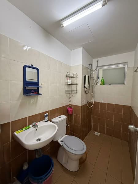 Condominium for Sale at Pearl Avenue - Ray Chong - Bathroom - PropertyGuru.com.my
