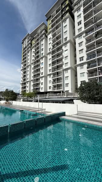 Condominium for Sale at Pearl Avenue - Ray Chong - Wading + Infinity Pool - PropertyGuru.com.my