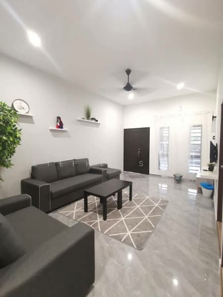 1-storey Terraced House for Rent in Ipoh (Perak) - Stephen Siew - Living Room - PropertyGuru.com.my