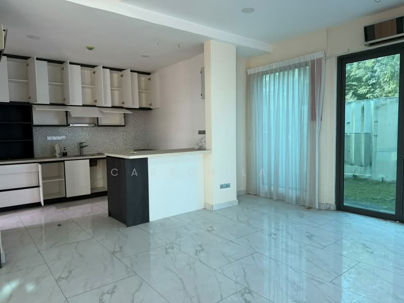 Bungalow House untuk Dijual di Saujana (Selangor) - Carson Lai - Kitchen - PropertyGuru.com.my