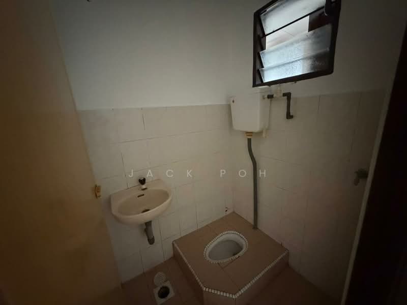 1-storey Terraced House for Sale in Desa Chemor Impian (Chemor) - Jack Poh - Bathroom - PropertyGuru.com.my