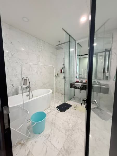 Servis Apartment untuk Disewa di Banyan Tree Signatures - John Lim - Bathroom - PropertyGuru.com.my