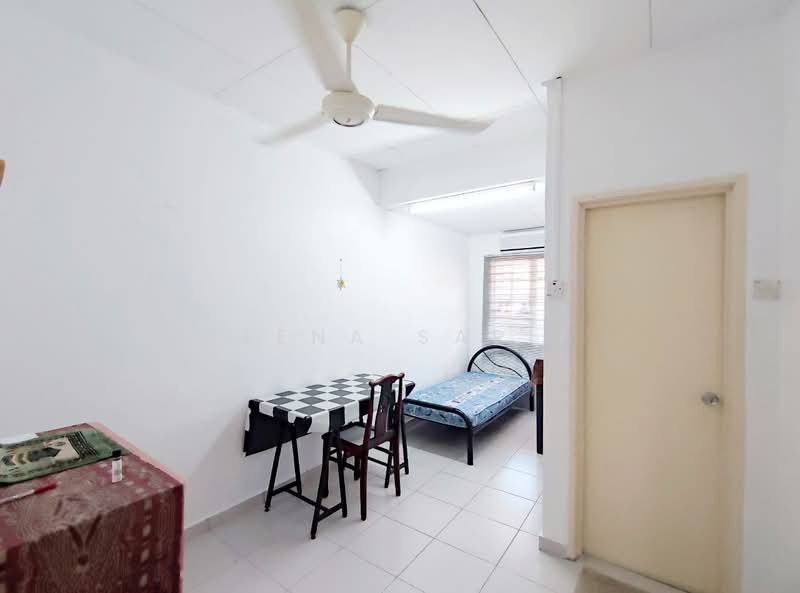 Rumah Teres 2 Tingkat untuk Dijual di Seksyen 13 (Shah Alam) - Reena Sarif - Bedroom - PropertyGuru.com.my