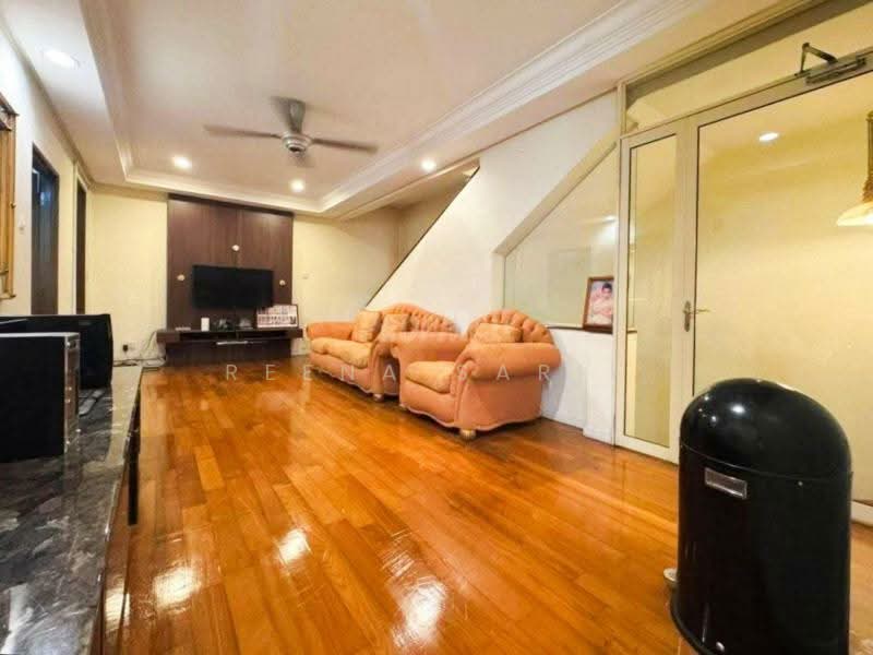 Rumah Berkembar untuk Dijual di Sri Hartamas (Kuala Lumpur) - Reena Sarif - Living Room - PropertyGuru.com.my