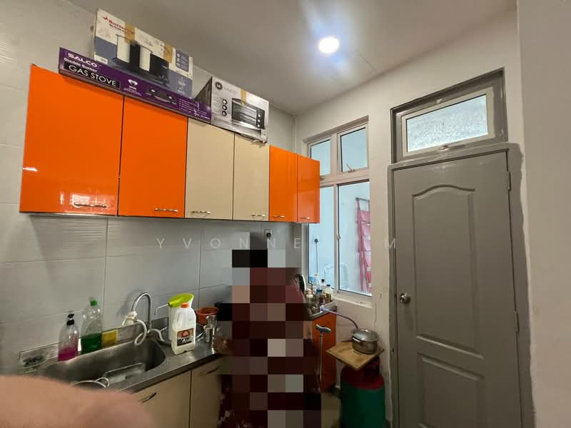 Service Residence for Sale at THE SENAI GARDEN (PANGSAPURI IMPIAN SENAI) - Yvonne Lim - Kitchen - PropertyGuru.com.my