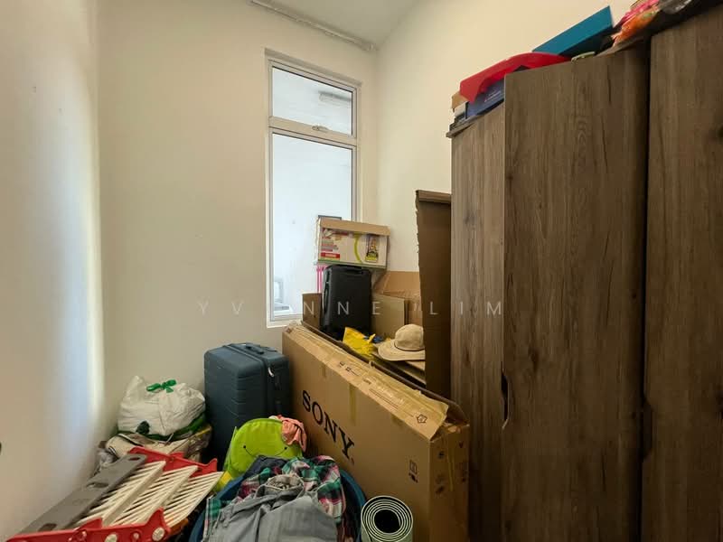 Service Residence for Sale at THE SENAI GARDEN (PANGSAPURI IMPIAN SENAI) - Yvonne Lim - Interior - PropertyGuru.com.my