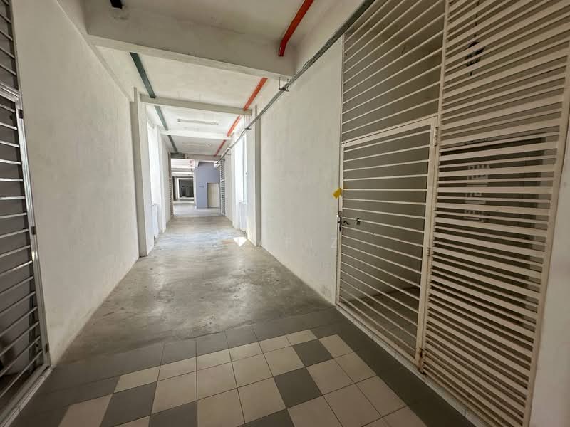 Pangsapuri untuk Dijual di Villa Tropika - Mahafiz . - Corridor - PropertyGuru.com.my