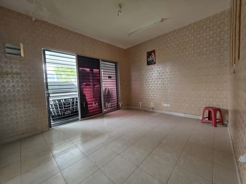 2-storey Terraced House for Sale in Bandar Seri Coalfields (Sungai Buloh) - Jimmy Tan - Living Room - PropertyGuru.com.my