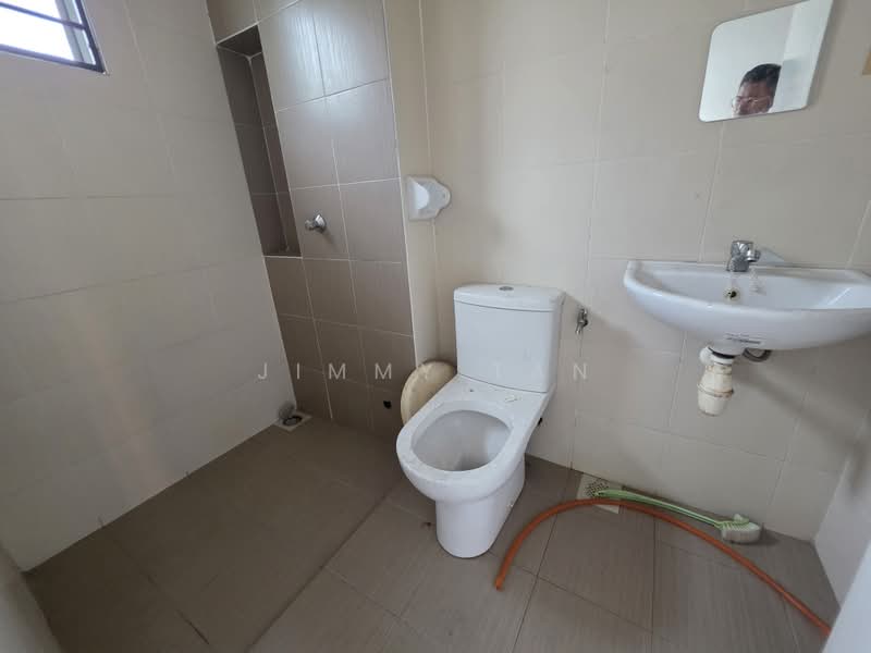 2-storey Terraced House for Sale in Bandar Seri Coalfields (Sungai Buloh) - Jimmy Tan - Bathroom - PropertyGuru.com.my