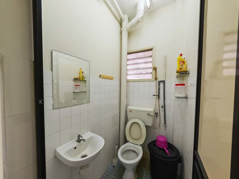 Pangsapuri untuk Dijual di Opal Apartment Kepong - Katherine Leong - Bathroom - PropertyGuru.com.my