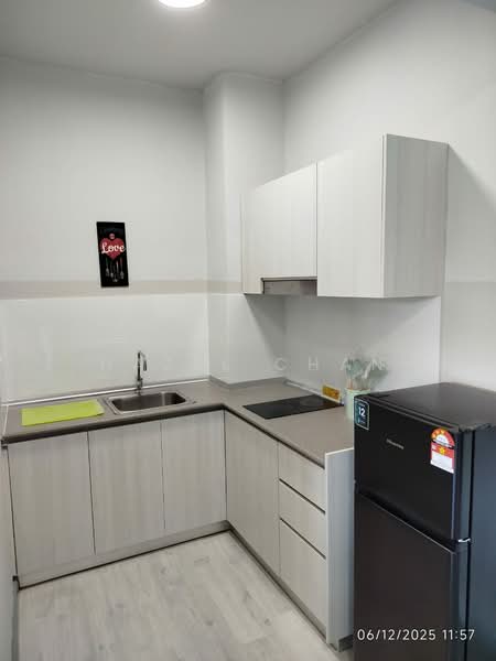 Servis Apartment untuk Dijual di Jesselton Quay CityPads - Hazel Chan - Kitchen - PropertyGuru.com.my
