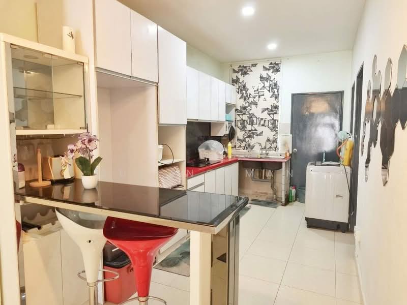 2.5-storey Terraced House for Sale in Senai (Johor) - Sufi Norman - Kitchen - PropertyGuru.com.my