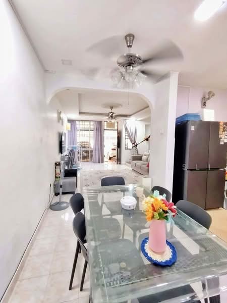 2-storey Terraced House for Sale in Mutiara Rini (Skudai) - Amir Faris Rusli - Living Room - PropertyGuru.com.my