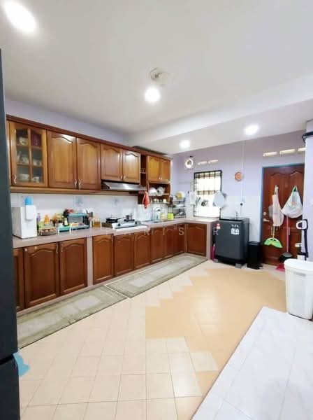 2-storey Terraced House for Sale in Mutiara Rini (Skudai) - Amir Faris Rusli - Kitchen - PropertyGuru.com.my