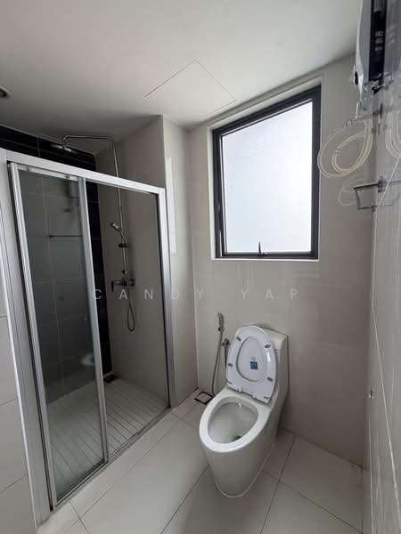 Kondominium untuk Disewa di Kings Bay @ Country Garden Danga Bay - Candy Yap - Bathroom - PropertyGuru.com.my
