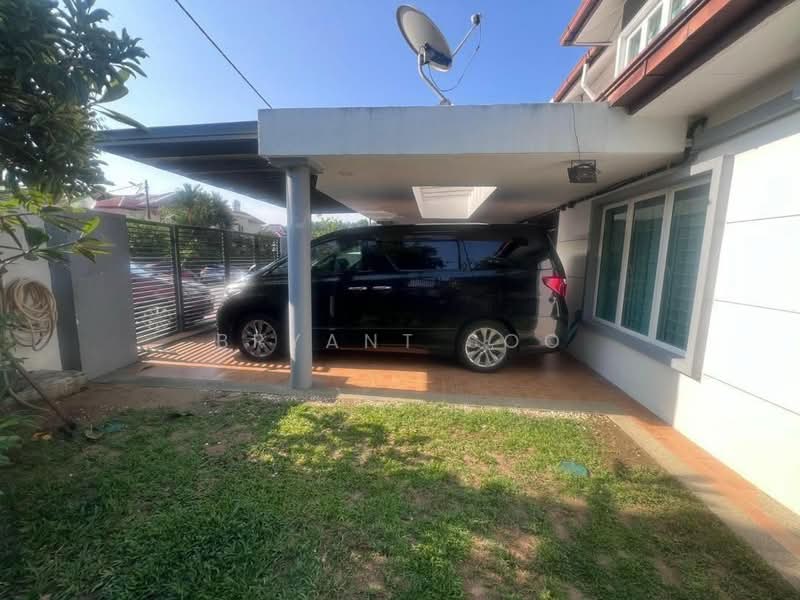 2-storey Terraced House for Sale in Bandar Kinrara Seksyen 5 (Bandar Kinrara) - Bryant Soo - Car Park - PropertyGuru.com.my