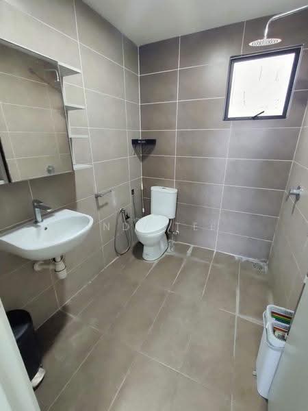 Condominium for Rent at The Greens (Residensi Hijauan) @ Subang West - Andy Tee - Master Bathroom With Built-in Water Heat - PropertyGuru.com.my