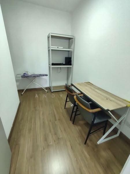 Condominium for Rent at The Greens (Residensi Hijauan) @ Subang West - Andy Tee - 3rd Bedroom With Study Table Set - PropertyGuru.com.my