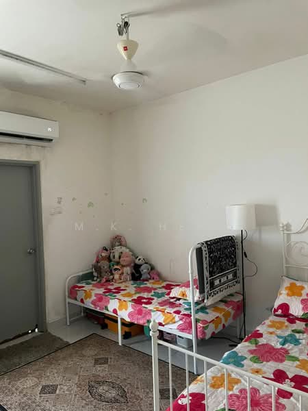 Townhouse for Sale in Bandar Botanic (Klang) - M.K. Heng - Bedroom - PropertyGuru.com.my