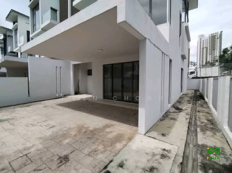 3-storey Terraced House for Sale in Mutiara Heights (Kajang) - Even Chong - Exterior - PropertyGuru.com.my