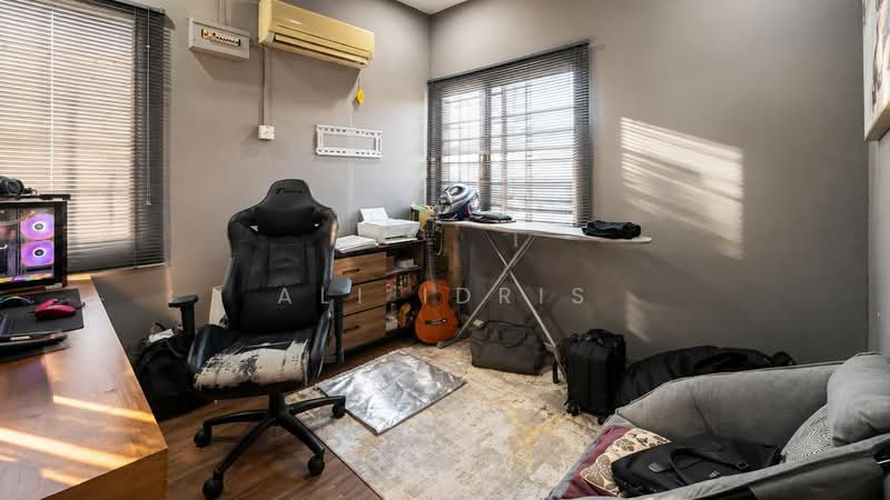 2-storey Terraced House for Sale in Seksyen 6 (Kota Damansara) - Ali Idris - Study - PropertyGuru.com.my