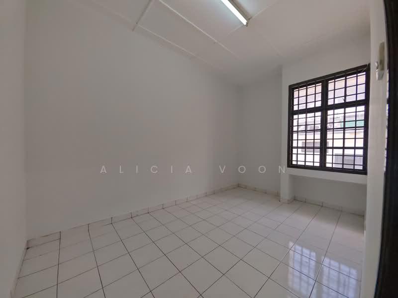 1.5-storey Terraced House for Sale in Taman Molek (Johor Bahru) - Alicia Voon - PropertyGuru.com.my