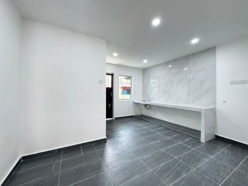 Rumah Teres 2 Tingkat untuk Dijual di Taman Desa Jaya (Johor Bahru) - Royz Ng - Kitchen - PropertyGuru.com.my
