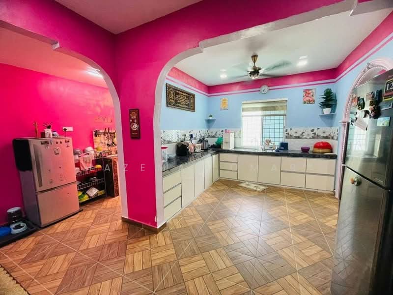 2-storey Terraced House for Sale in Puncak Alam (Selangor) - Hazeman Omar - Kitchen - PropertyGuru.com.my