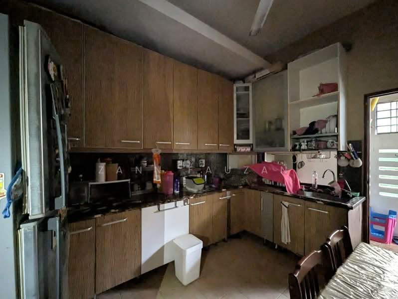 2-storey Terraced House for Sale in Bandar Nusa Rhu (Shah Alam) - Zann Fauzan - Kitchen - PropertyGuru.com.my