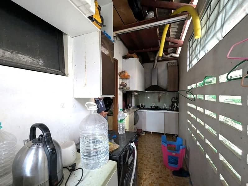 2-storey Terraced House for Sale in Bandar Nusa Rhu (Shah Alam) - Zann Fauzan - Kitchen - PropertyGuru.com.my