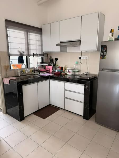 Pangsapuri untuk Disewa di Safira Apartment - OLIVIA OH - Kitchen - PropertyGuru.com.my