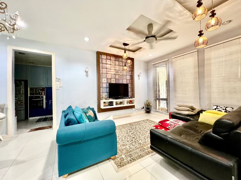 Cluster House for Sale in Seksyen U9 (Shah Alam) - Fahana Rashid - Living Room - PropertyGuru.com.my