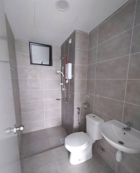 Kondominium untuk Dijual di Mizumi Residences - JK Leong - Bathroom - PropertyGuru.com.my